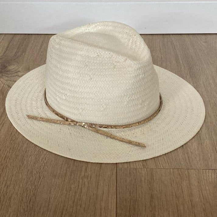 ‘Hoedenhuis de Linde’ | zomerhoed | creme | maat 57, Ophalen of Verzenden, Zo goed als nieuw