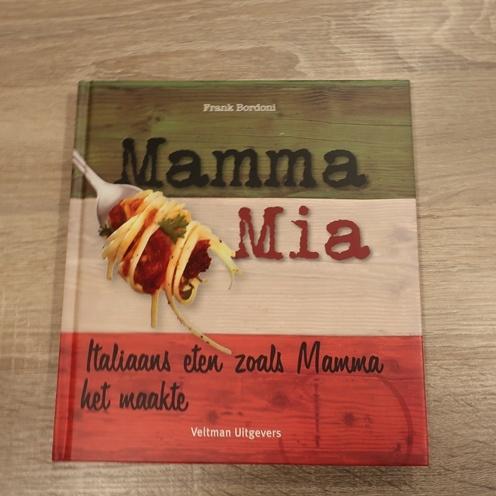 Kookboek Mamma Mia Italiaans eten Frank Bordoni, Boeken, Ophalen of Verzenden, Gelezen, Italië