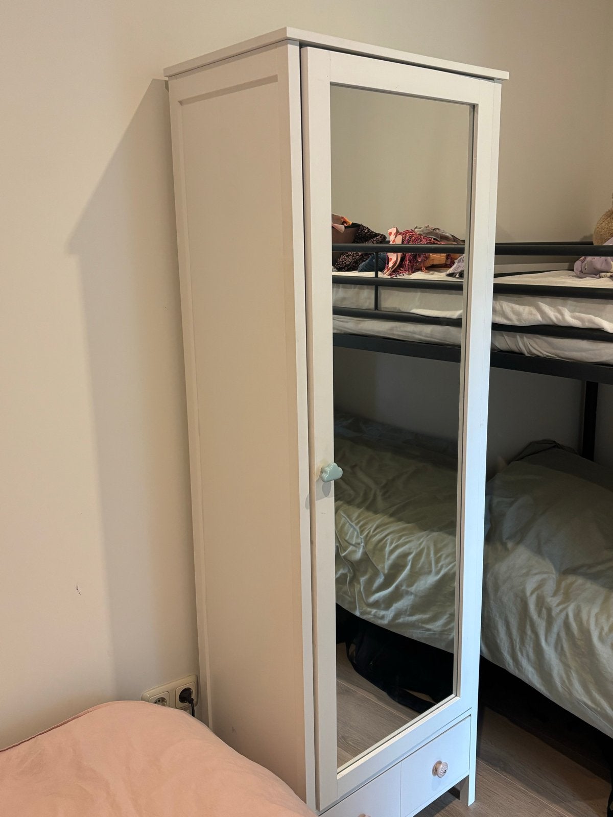 Witte kledingkast met spiegel en lades, Huis en Inrichting, Ophalen, Minder dan 50 cm, Gebruikt, Met lade(s)