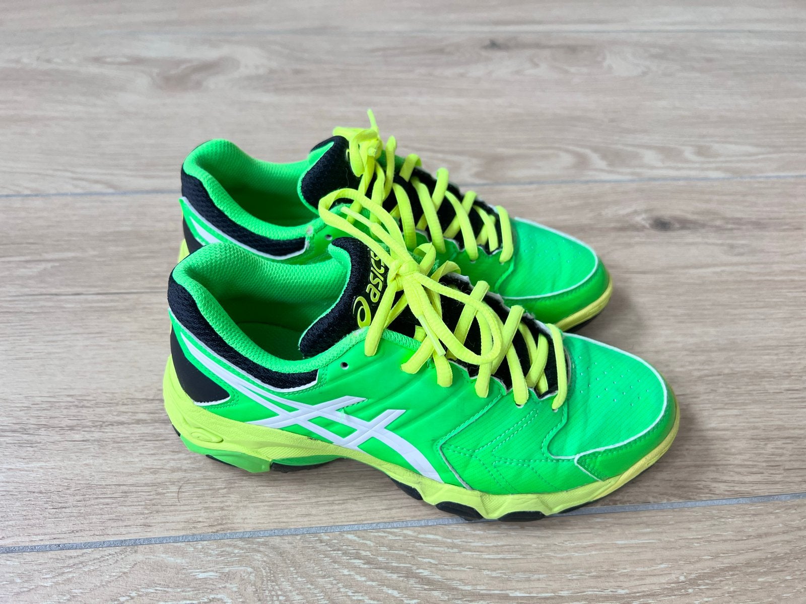 ASICS Hockeyschoenen / Korfbalschoenen Maat 36, Ophalen of Verzenden, Gebruikt, Schoenen