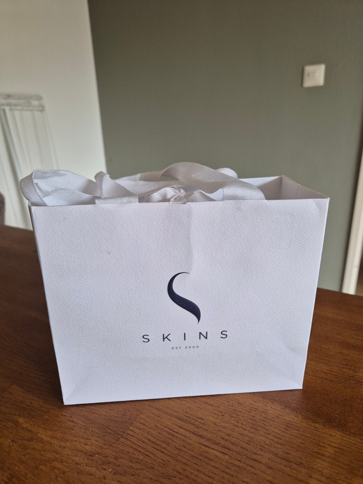 Skins cadeaupakketje: Geurtjes, handcrème & gezichtscrème, Ophalen of Verzenden, Nieuw