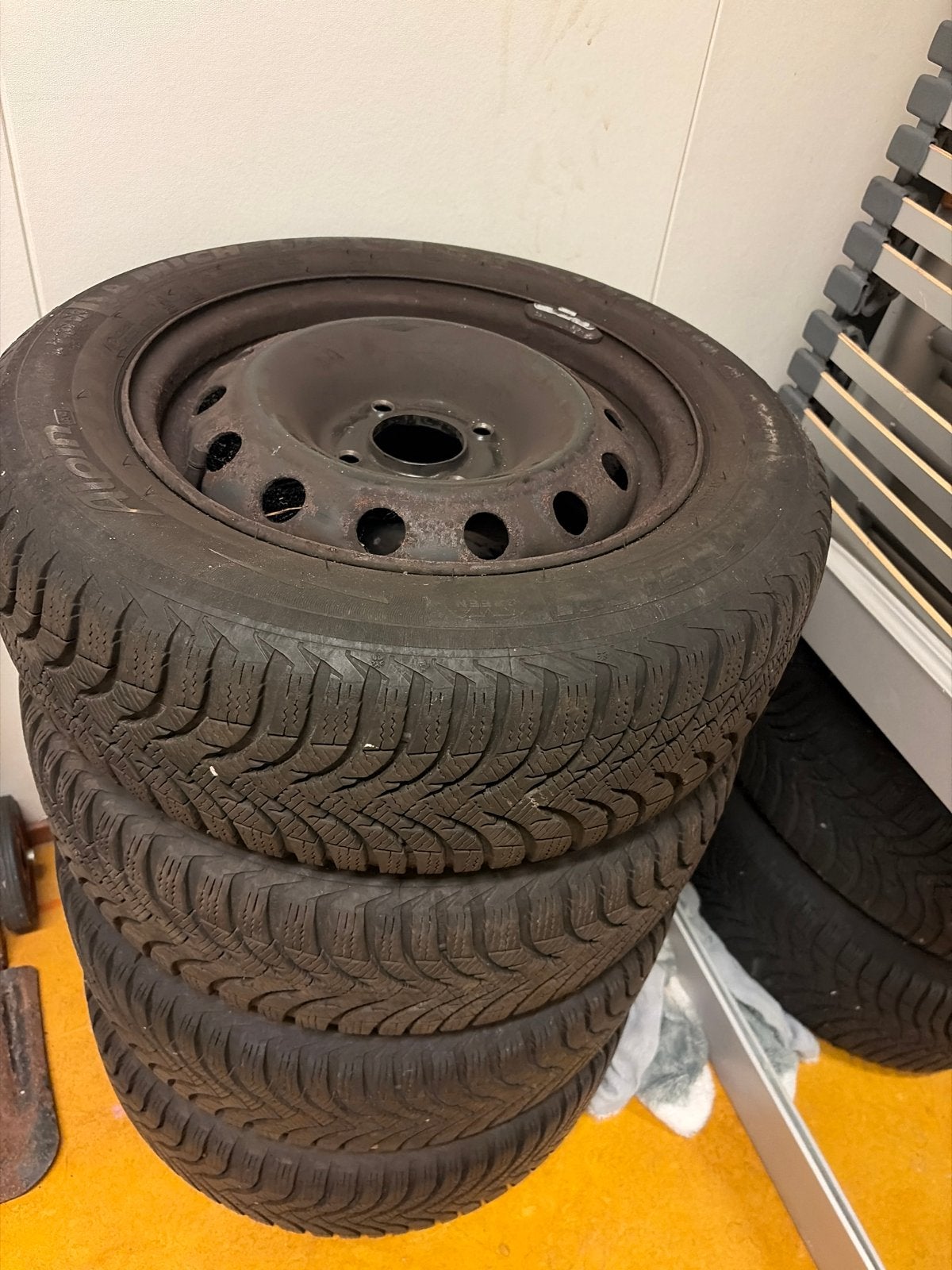 Michelin winterbanden 175/65 R14 op velg, Auto-onderdelen, Banden en Velgen, Ophalen, 14 inch, Gebruikt, 175 mm