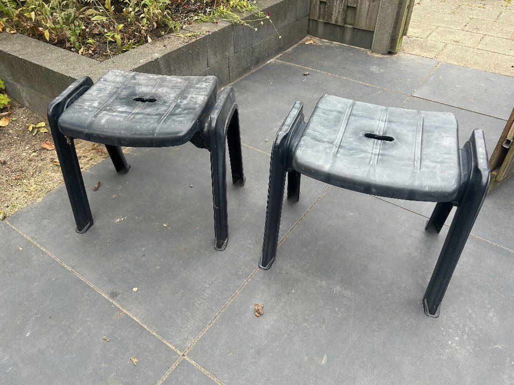 Voetenbank tuin, Ophalen, Gebruikt, Kunststof, 2 zitplaatsen