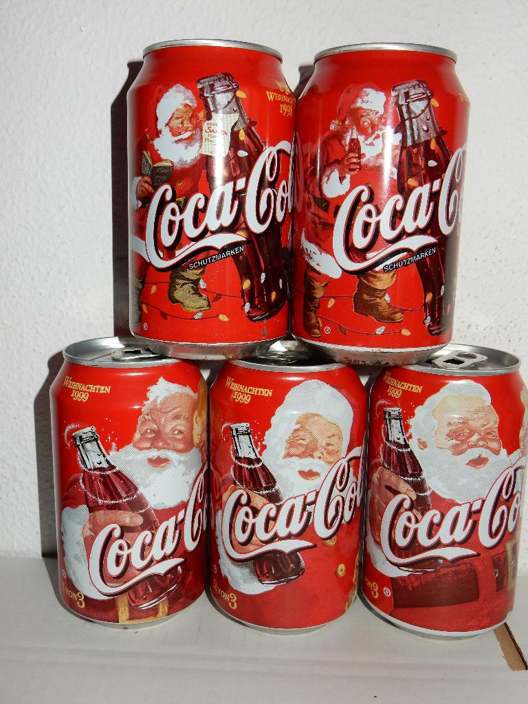 1998 en 1999 COCA COLA KERSTMANNEN series Blikjes Duitsland., Ophalen of Verzenden, Gebruiksvoorwerp