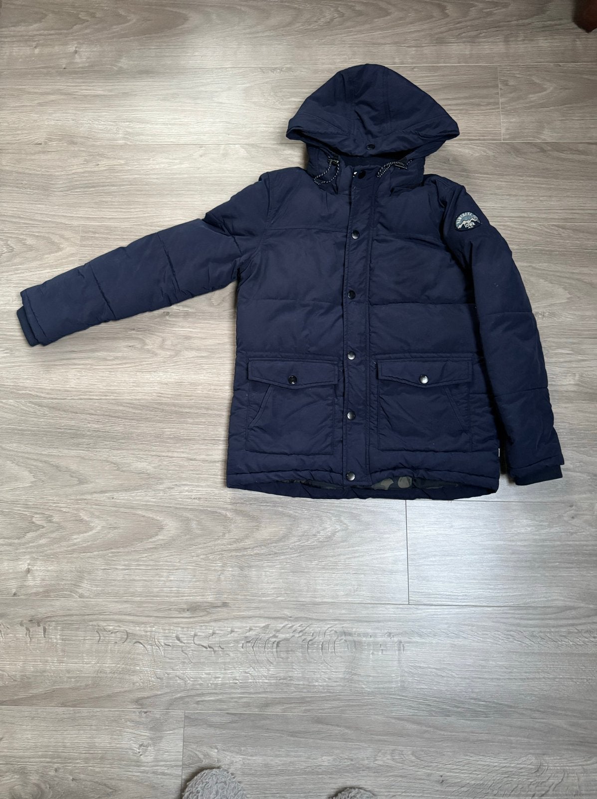 Donkerblauwe jongen gewatteerde jas met capuchon, Ophalen of Verzenden, Gebruikt, Jongen, Jas