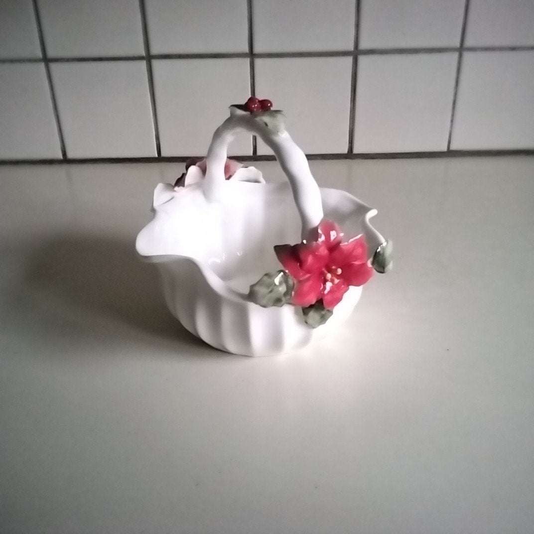 kerst bonbonniere  met hulst en kerstrozen, Huis en Inrichting, Ophalen of Verzenden, Zo goed als nieuw, Porselein, Overige stijlen