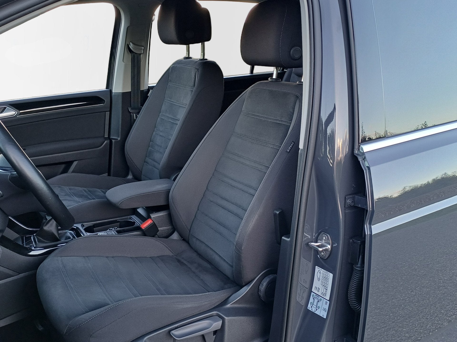 Volkswagen Touran 1.5 TSI Highline / Clima / Cruise / Trekh/, Voorwielaandrijving, 4 cilinders, 150 pk, Alcantara