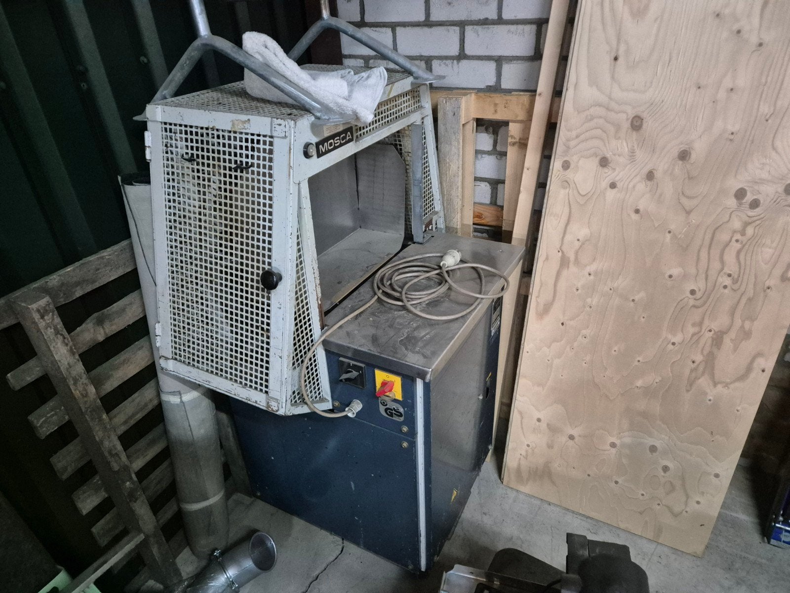Omsnoeringsmachine., Ophalen, Gebruikt
