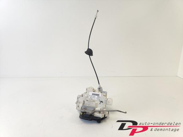 Deurslot Mechaniek 4Deurs rechts-voor van een Audi A4