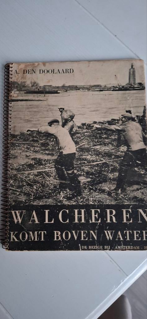 A. den Doolaard Walcheren komt boven water Bezige Bij, Ophalen of Verzenden