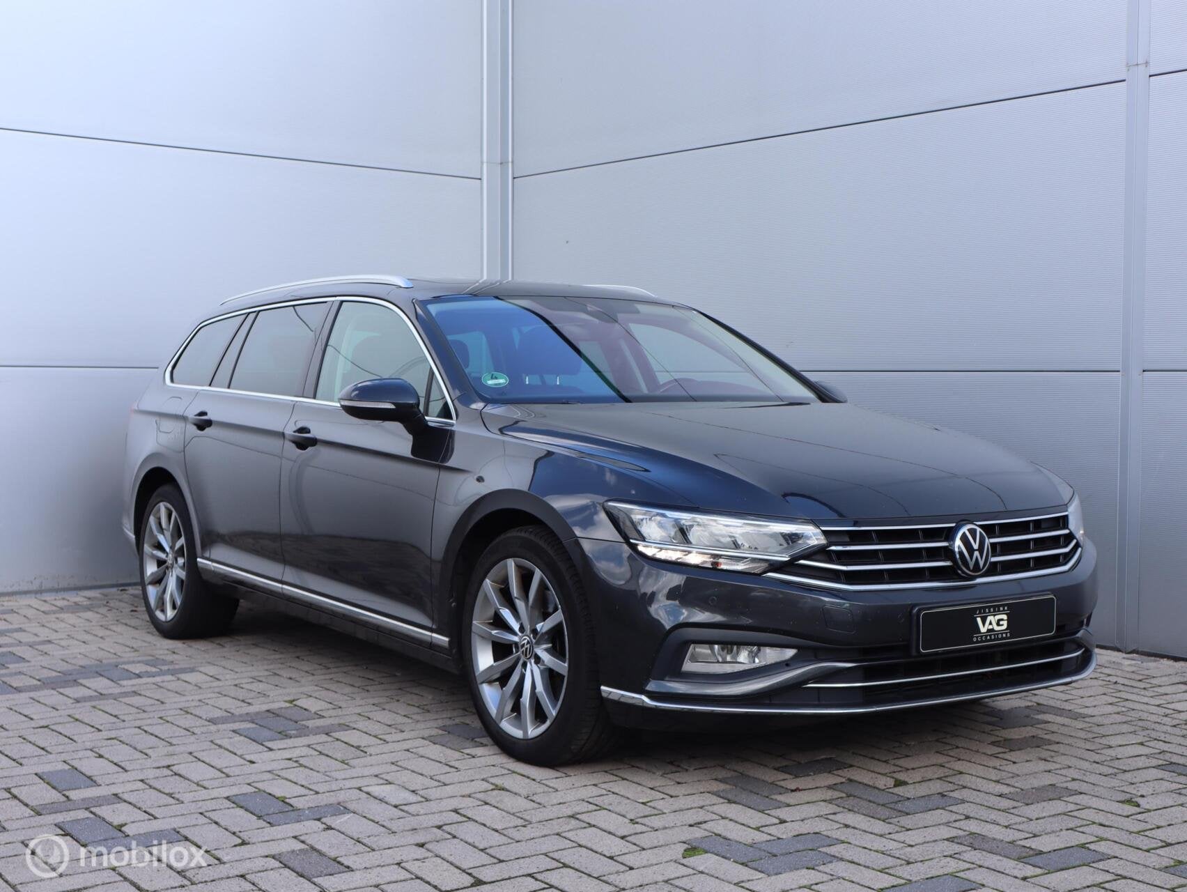 Volkswagen Passat Variant 1.5 TSI Business, Auto's, Dealer onderhouden, 4 cilinders, 150 pk, 1379 kg