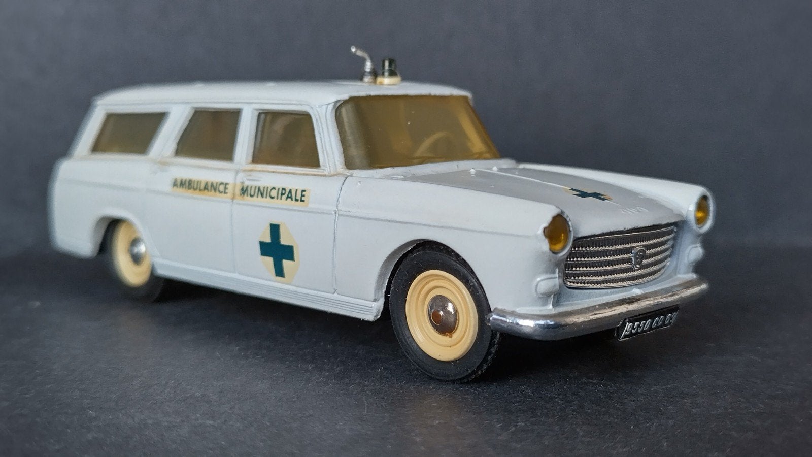 Peugeot 404 Break Ambulance municipale 1:43 Eligor Pol, Overige merken, Auto, Verzenden, .