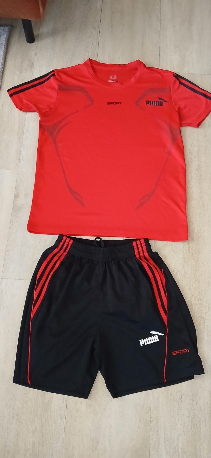 Puma Sportset: Rood T-shirt & Zwarte Short mt 158, Kinderen en Baby's, Kinderkleding | Maat 158, Gebruikt, Puma, Sport- of Zwemkleding
