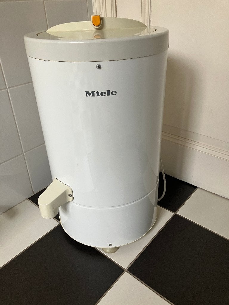 Centrifuge Miele in zeer goede staat, Ophalen, Gebruikt, Minder dan 85 cm, Overige typen