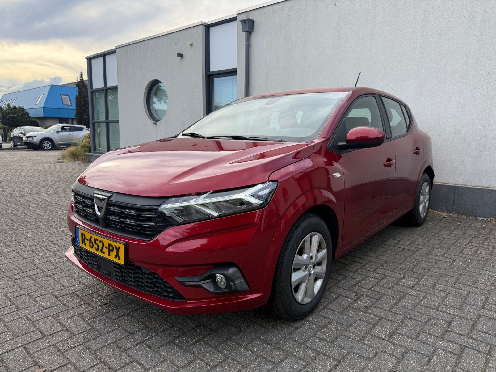 Dacia Sandero 1.0 TCe 90pk GPF 2021 Rood Carplay/Airco/Apk!, Voorwielaandrijving, Stof, 40 €/maand, 4 cilinders