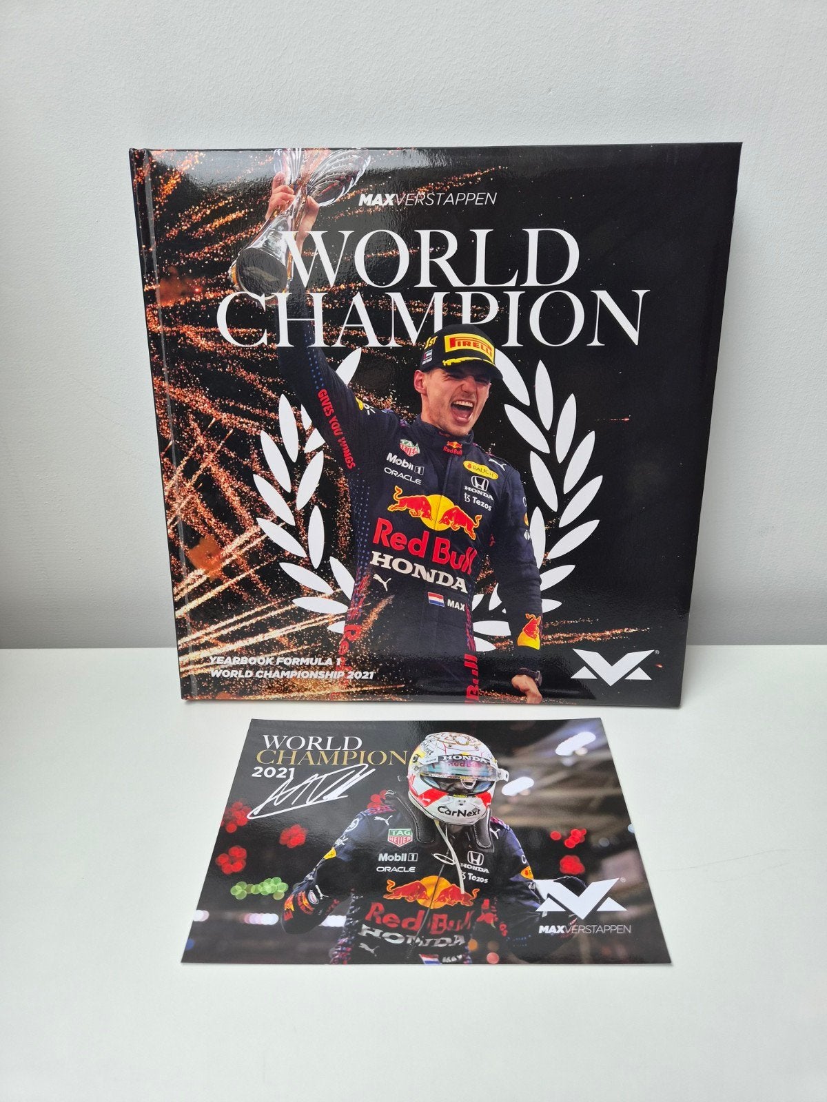 Max Verstappen World Champion 2021 Jaarboek, Boeken, Ophalen of Verzenden, Zo goed als nieuw, Overige sporten, Max Verstappen