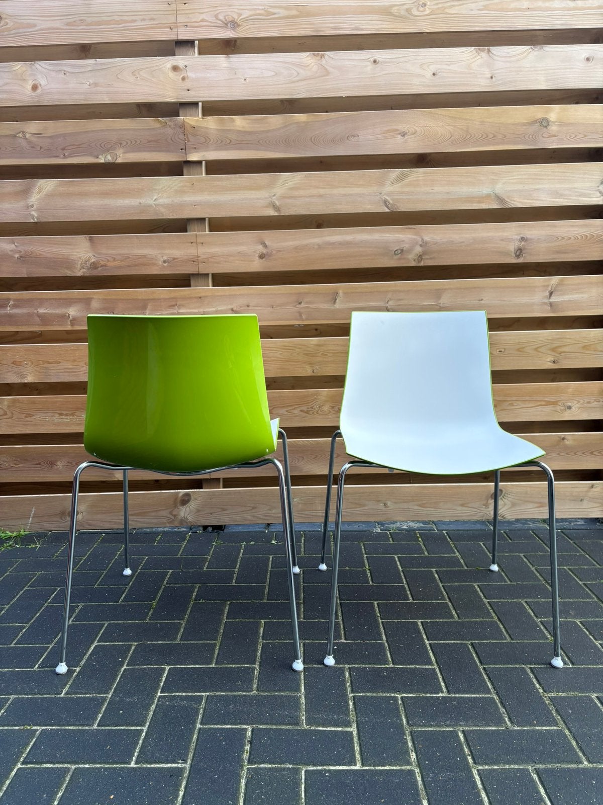 ARPER Catifa 46 (stapel)stoelen, Ophalen, Zo goed als nieuw, Wit, Metaal