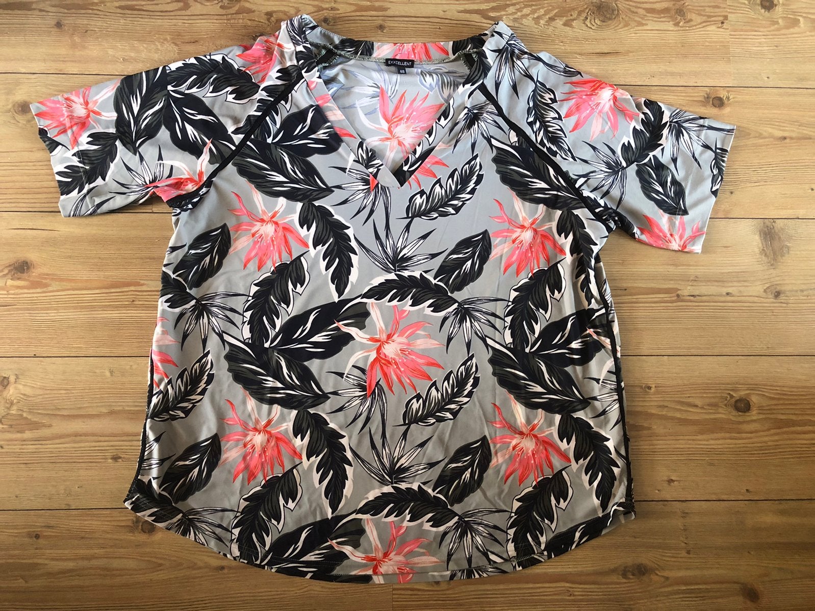 Fleurig groen, roze Shirt Travelstof exxcellent maat 48, Kleding | Dames, Ophalen of Verzenden, Zo goed als nieuw, Maat 46/48 (XL) of groter
