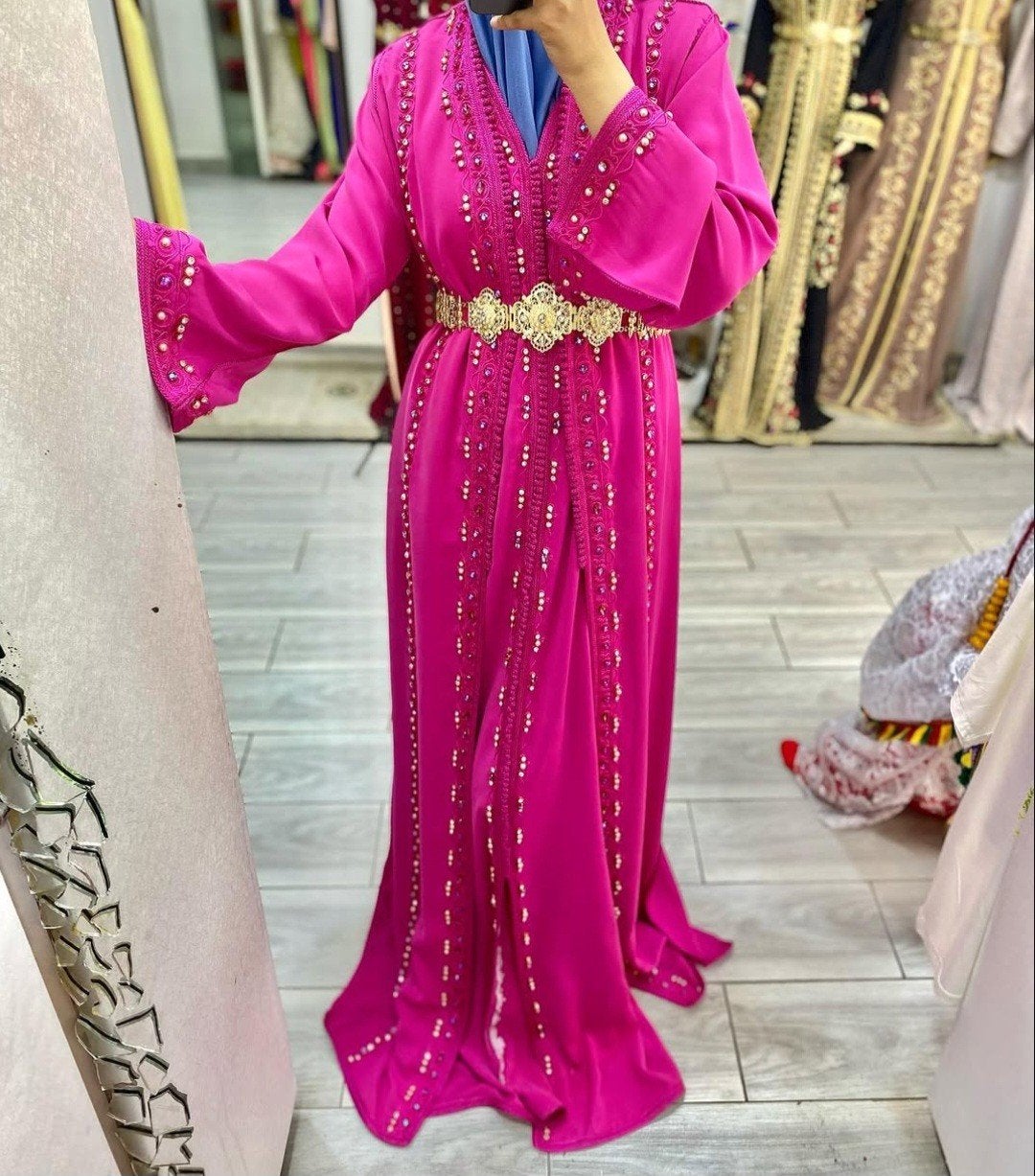 Mooie Marokkaanse Takchita in fuchsia met gouden details, Maat 38/40 (M), Overige typen, Ophalen of Verzenden, Zo goed als nieuw