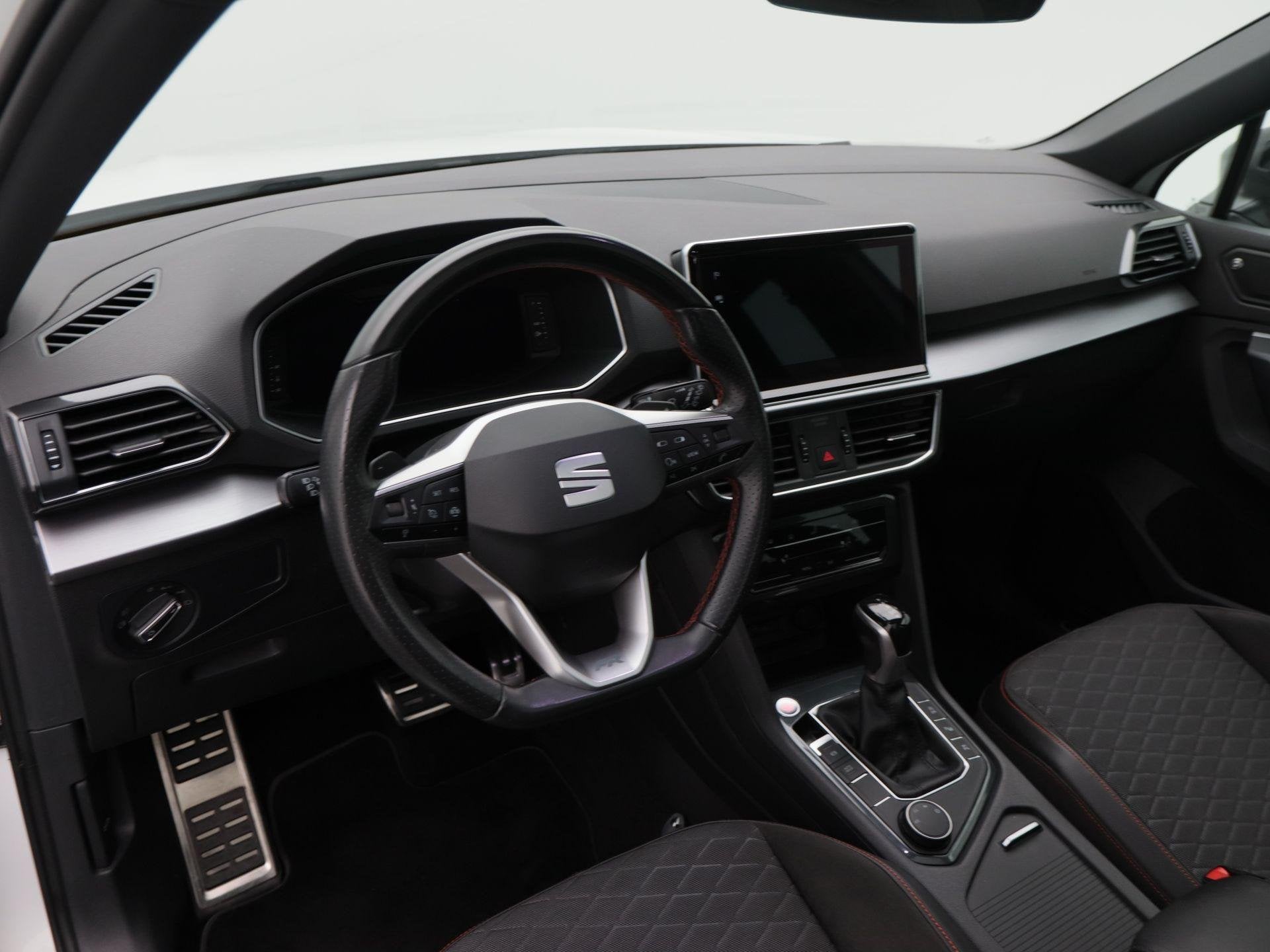 SEAT Tarraco 1.5 TSi 150 Pk Automaat FR | Panoramadak | 360, Auto's, Seat, Stof, 4 cilinders, 150 pk, Wit