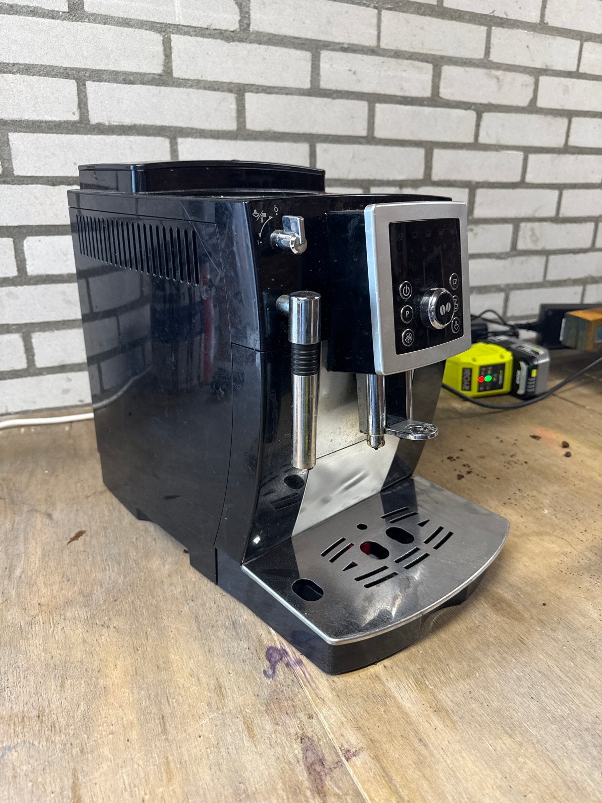 De'Longhi Magnifica S ECAM 23.420.SB - Volautomatische espre, Witgoed en Apparatuur, Koffiezetapparaten, Afneembaar waterreservoir