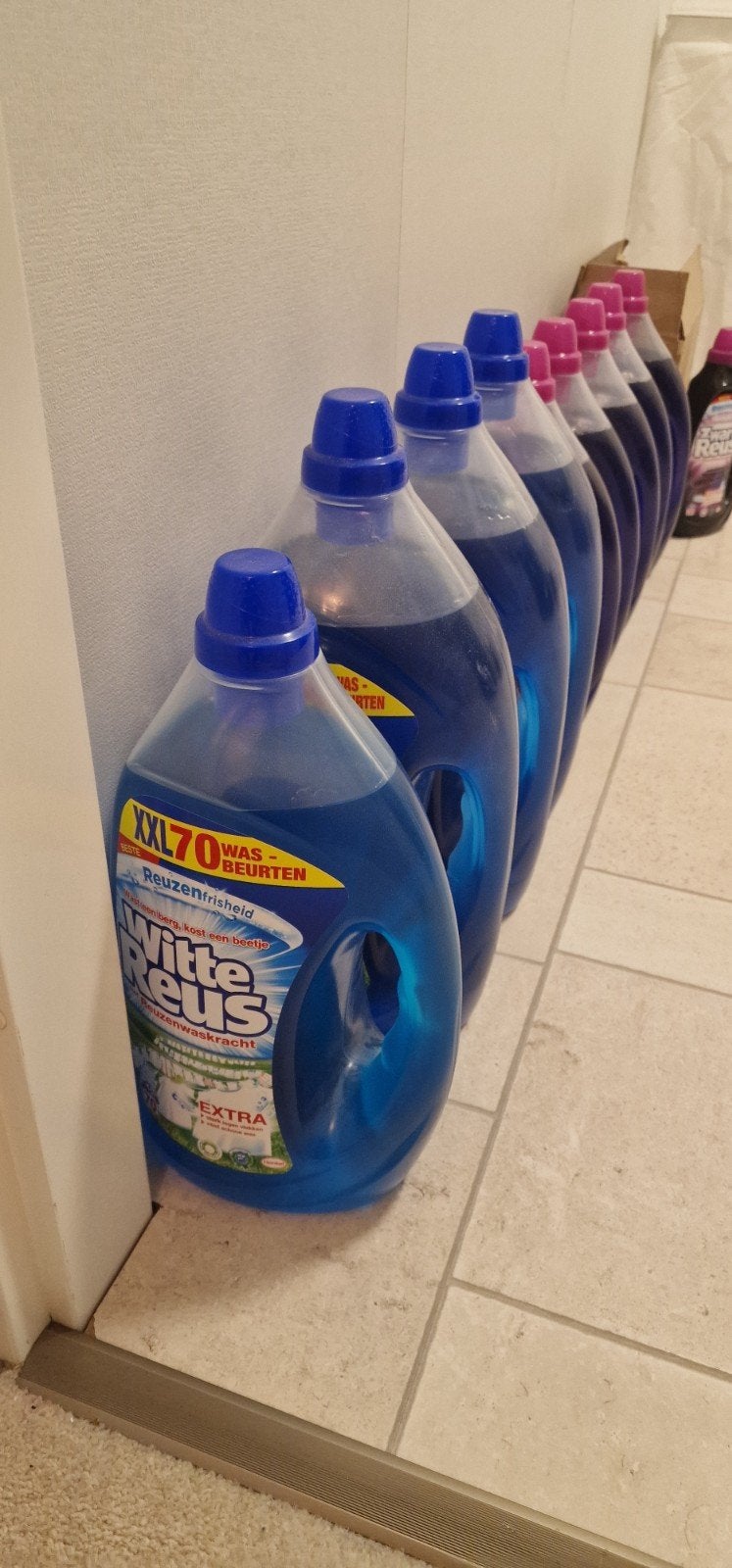 Witte en Zwarte Reus wasmiddel, Ophalen, Schoonmaakmiddel
