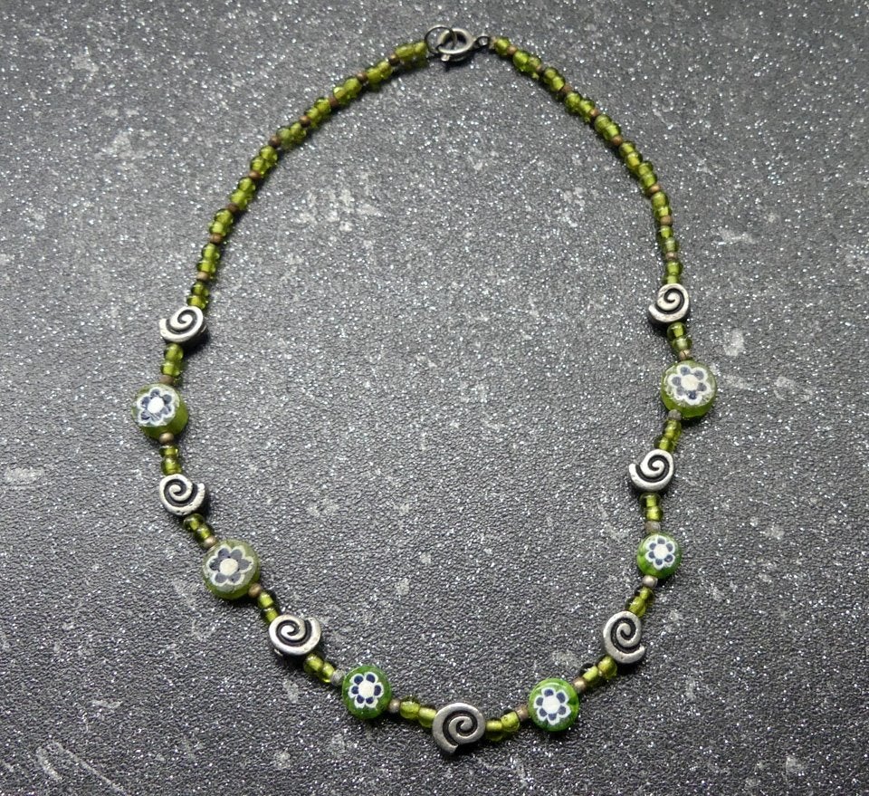 Ketting groen millefiori kralen metaal kraaltjes, Sieraden, Tassen en Uiterlijk, Kettingen, Ophalen of Verzenden, Gebruikt, Groen