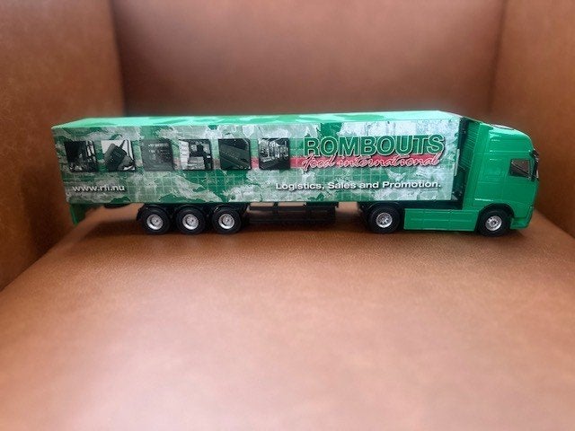 Volvo Globetrotter XL , truck met koeltrailer1:50, Ophalen of Verzenden, Nieuw, Bus of Vrachtwagen, Overige merken