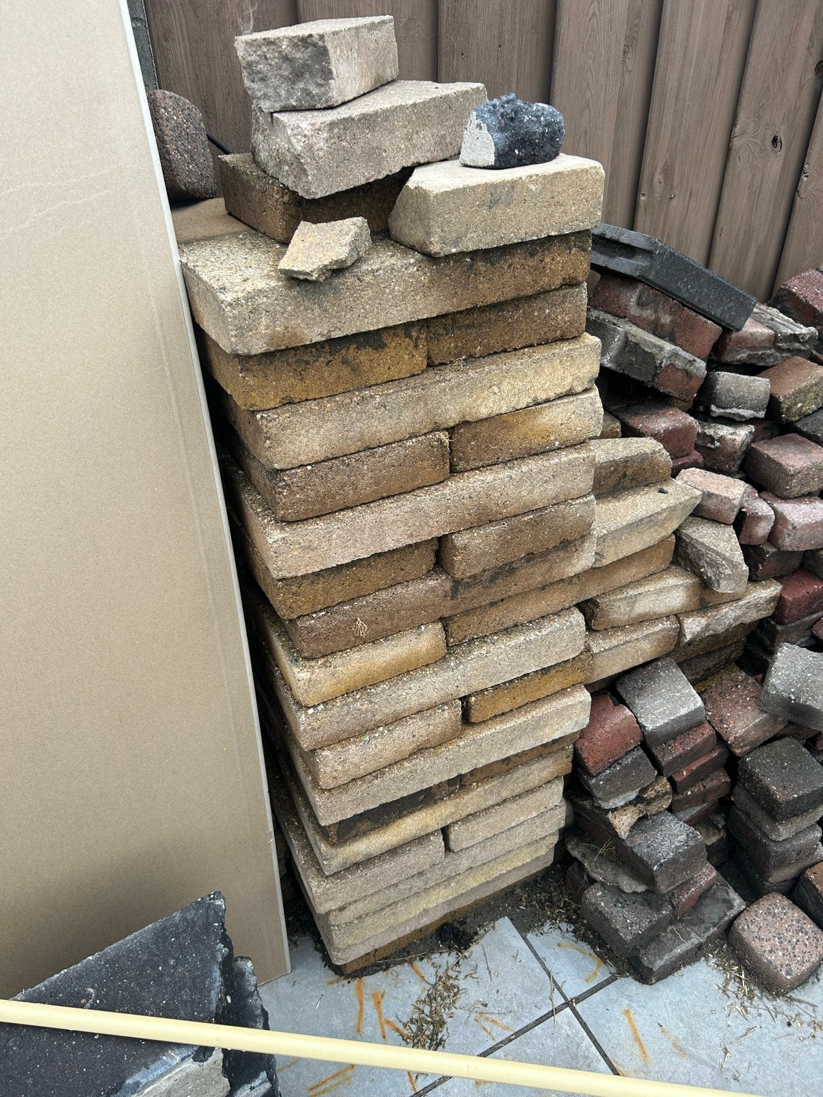 Gebruikte terrastegels 20x40 cm - 34 stuks + restjes, Gebruikt, Ophalen of Verzenden, Minder dan 5 m², Beton