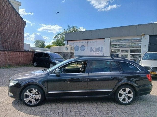 Skoda Superb Combi 1.4 TSI / 125PK / COMFORT BUSINESS LINE!, Auto's, Skoda, Voorwielaandrijving, Euro 5, Gebruikt, Zwart