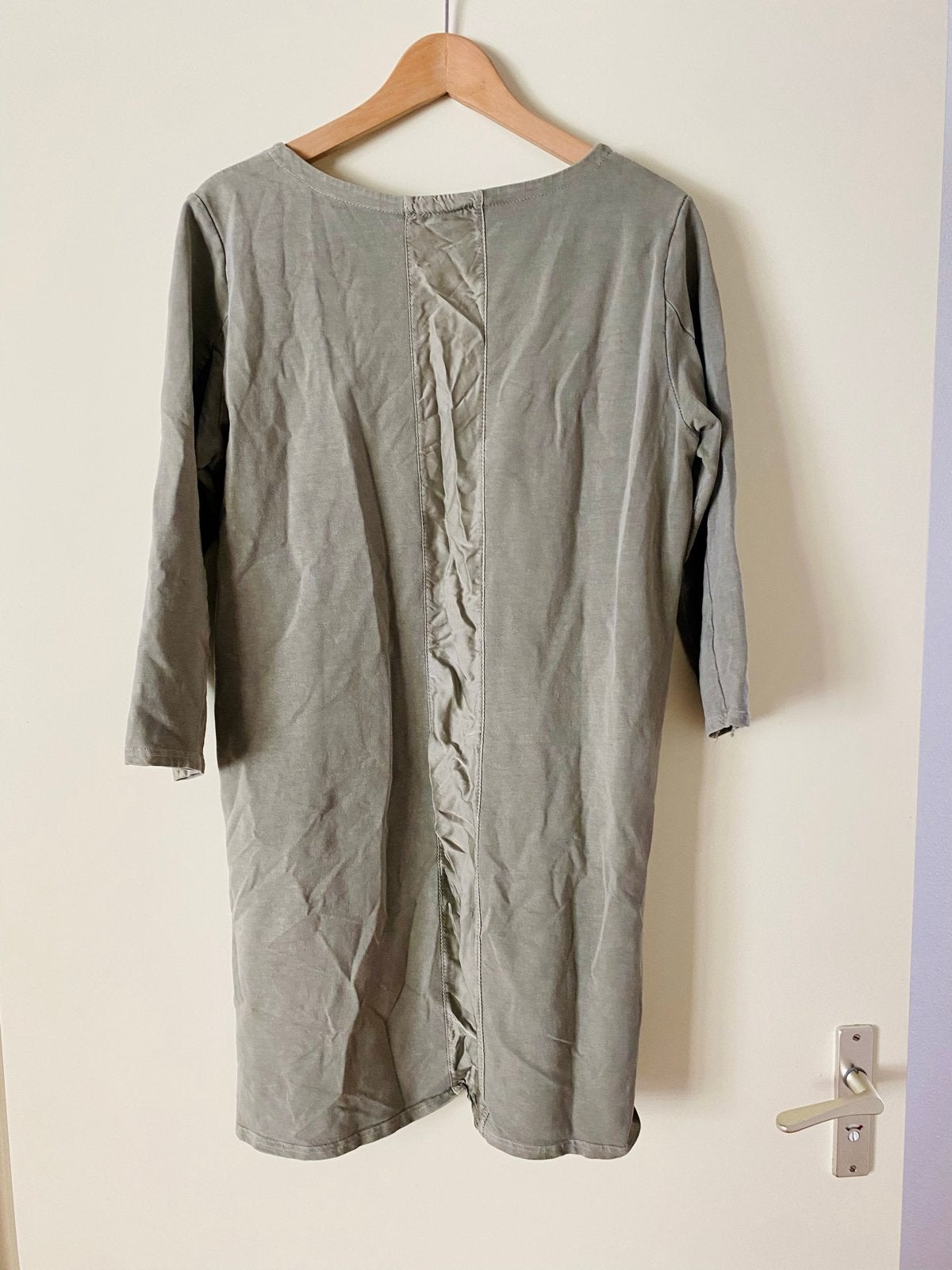 Jurk Studio MO by Amfitex - Maat L, Kleding | Dames, Jurken, Maat 42/44 (L), Ophalen of Verzenden, Gedragen, Boven de knie