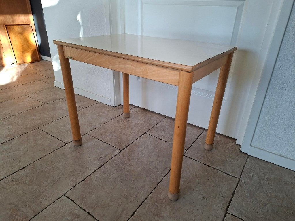 Nette oerdegelijke Schilte schooltafeltje, kindertafel, Ophalen, Gebruikt, Tafel(s)