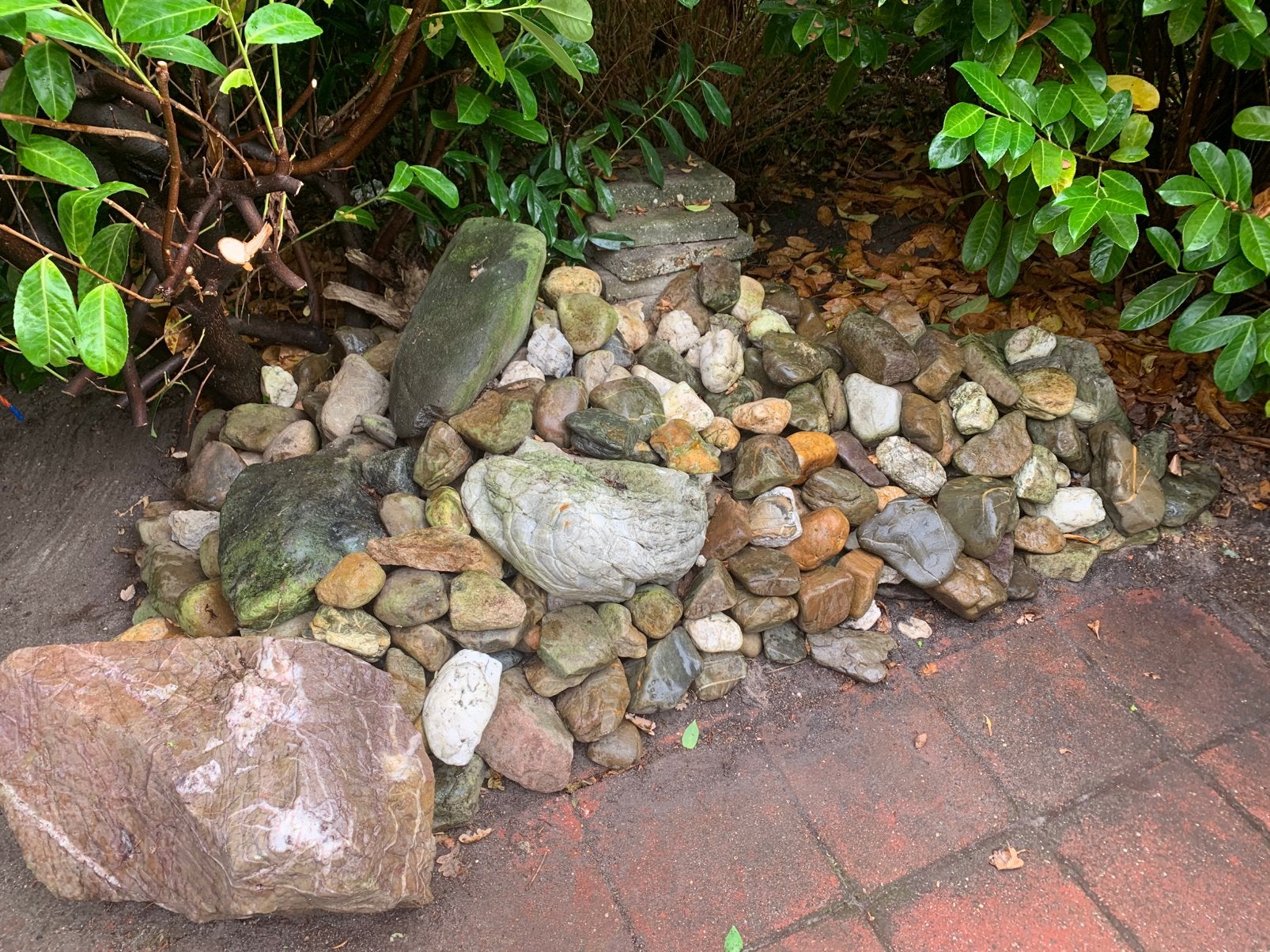 Ca. 1m3 zwerfkeien voor de tuin, Ophalen, Gebruikt