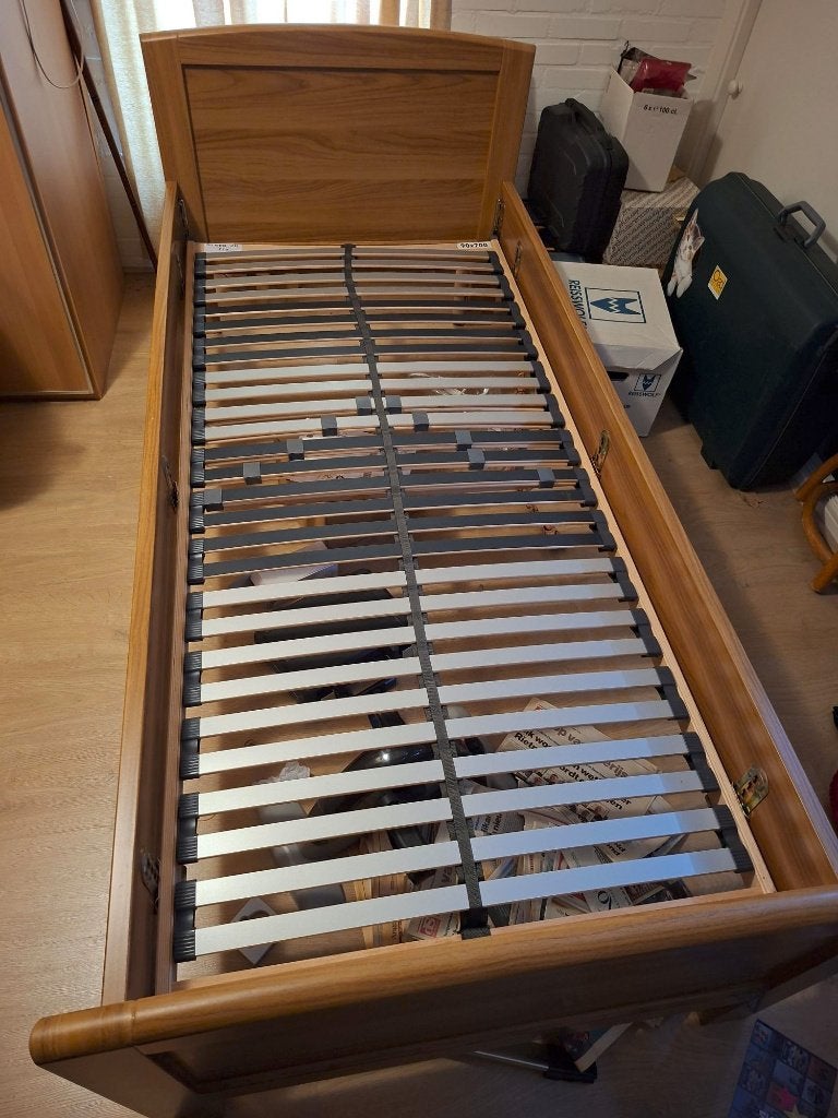 Senioren bed 200 x 90cm, Huis en Inrichting, Ophalen, Verstelbaar, 90 cm, Bruin