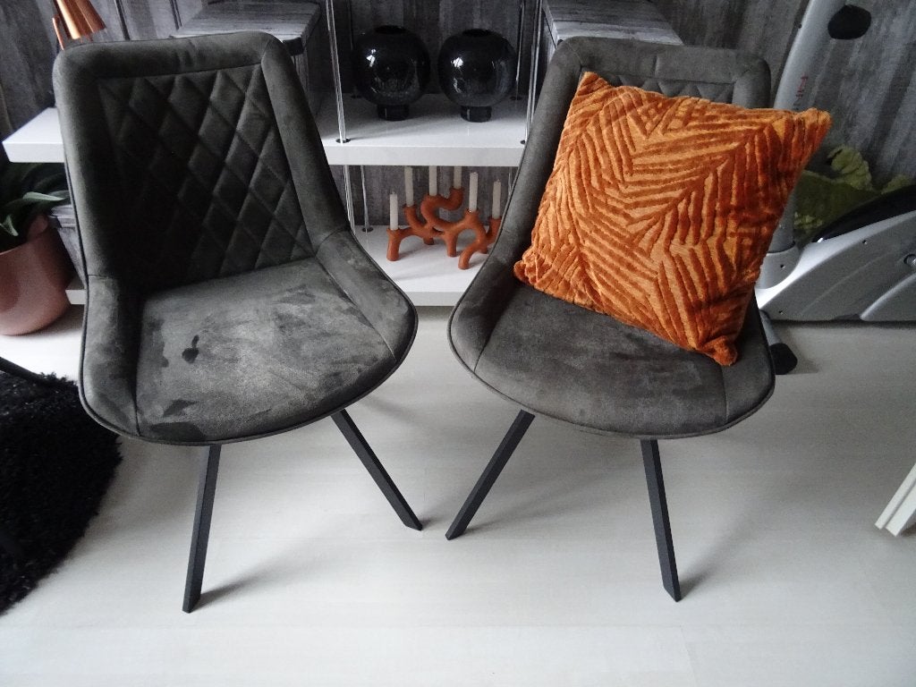 2 TRENDY STOELEN VAN MICROLEDER voor maar €90,00 OP=OP, Ophalen, Twee, Overige kleuren, Zo goed als nieuw