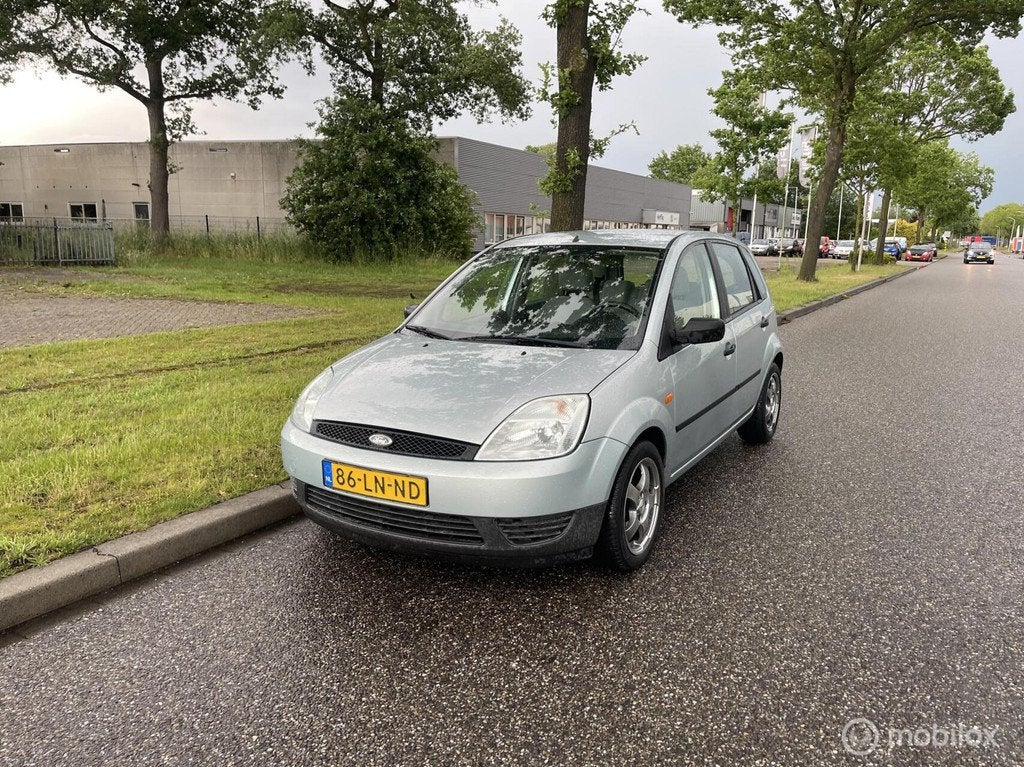 Ford Fiesta 1.4-16V Automaat Airco, Auto's, 15 km/l, 4 cilinders, 49 €/maand, Origineel Nederlands