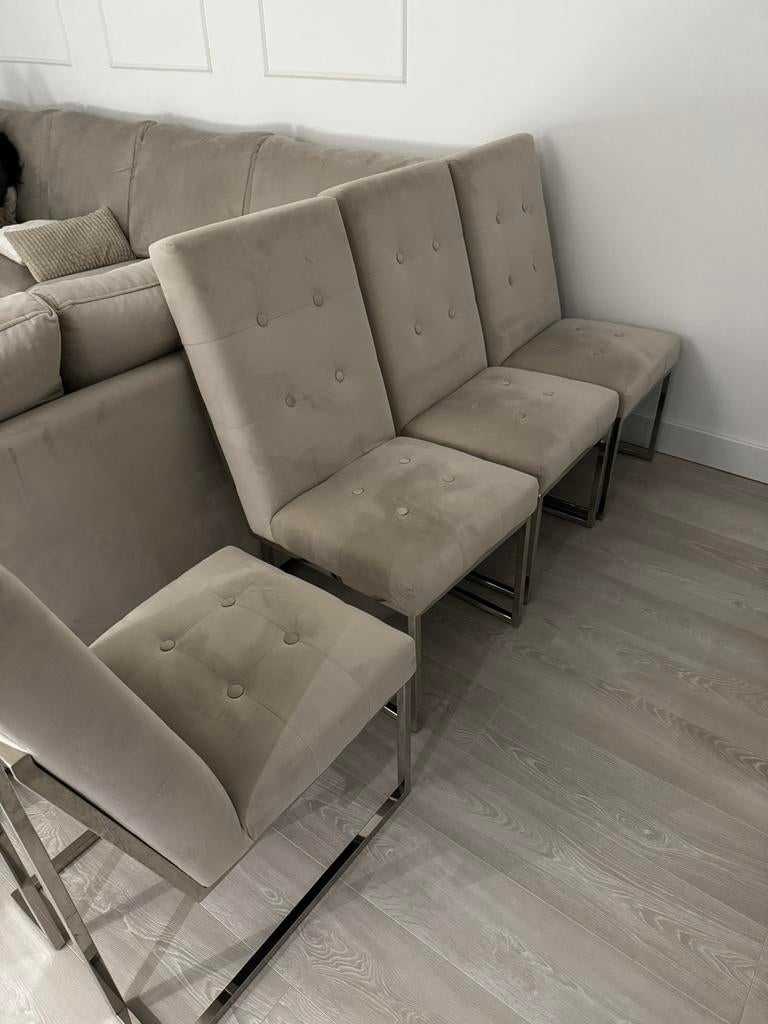 Beige suede eettafel stoelen, Ophalen, Zo goed als nieuw, 75 tot 100 cm, Minder dan 150 cm