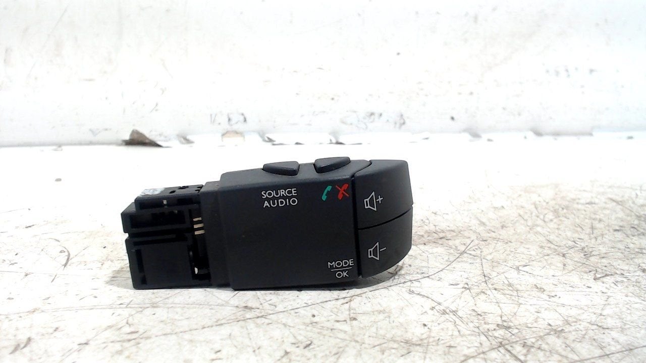 Radio bediening Renault Twingo, Auto diversen, Autoradio's, Ophalen of Verzenden