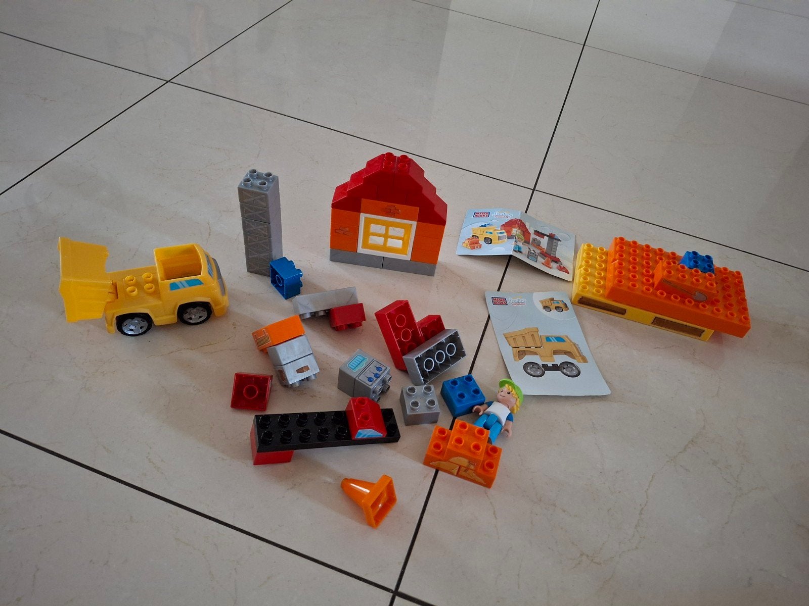 Mega Bloks Junior Builder set met voertuigen en huis, Ophalen of Verzenden, Gebruikt, Megabloks