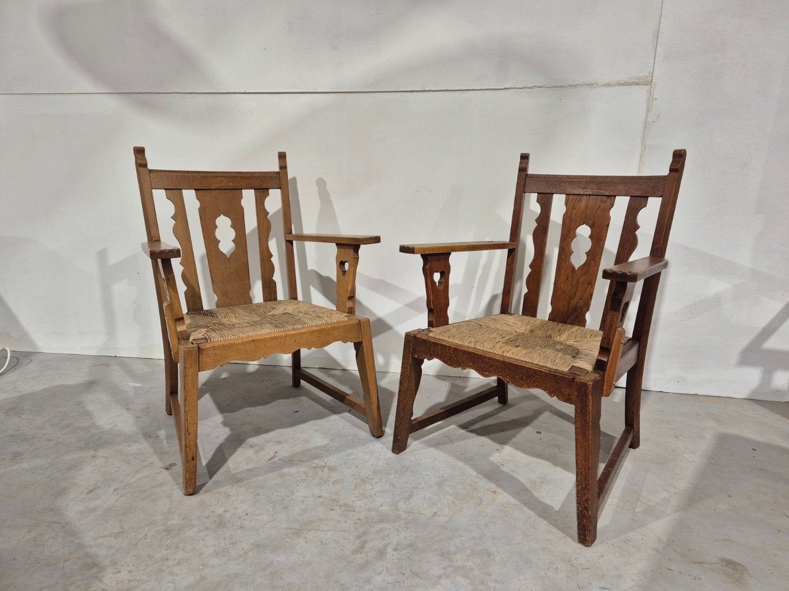 2 brutalist arts &crafts stijl eiken fauteuils, Gebruikt, Onbekend, 75 tot 100 cm, Ophalen of Verzenden