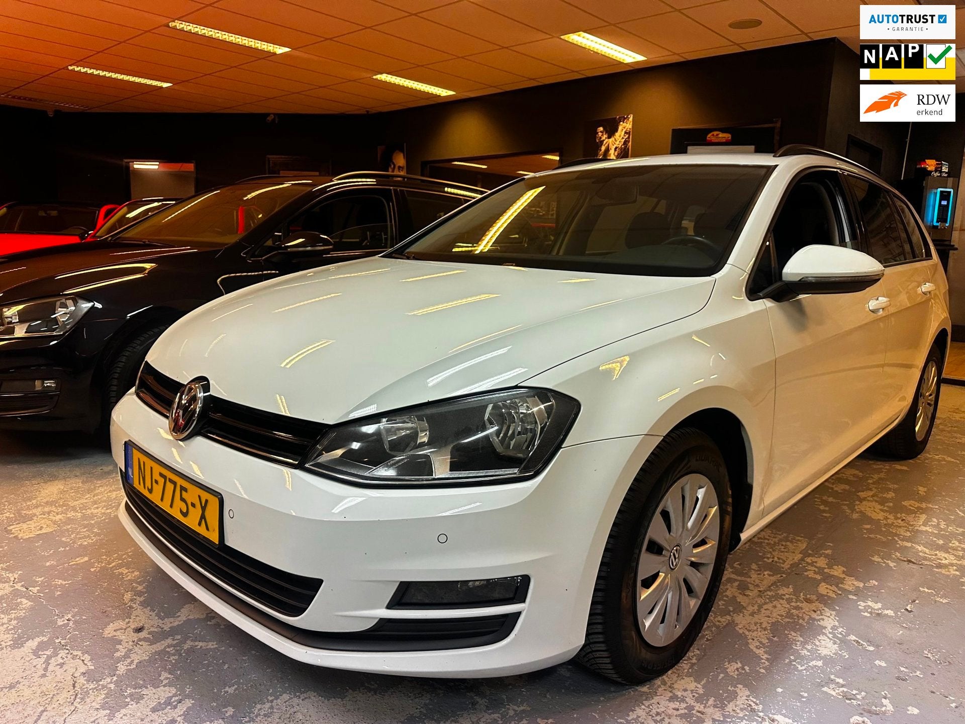 Volkswagen Golf Variant 1.6 TDI Trendline, Auto's, Dealer onderhouden, Gebruikt, Euro 6, 4 cilinders