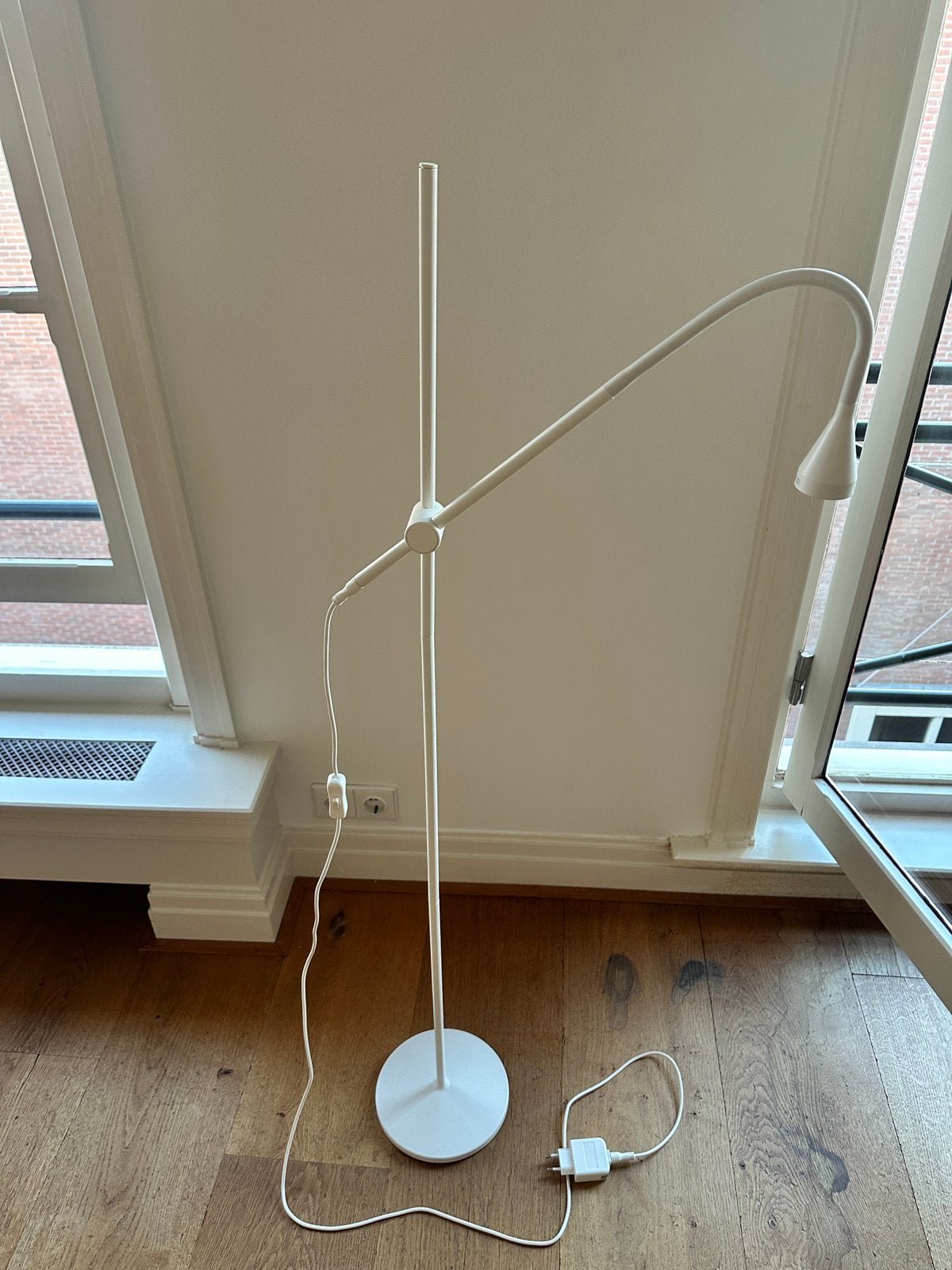IKEA NÄVLINGE LED vloer-/leeslamp, Ophalen, Overige fittingen, Zo goed als nieuw, Metaal