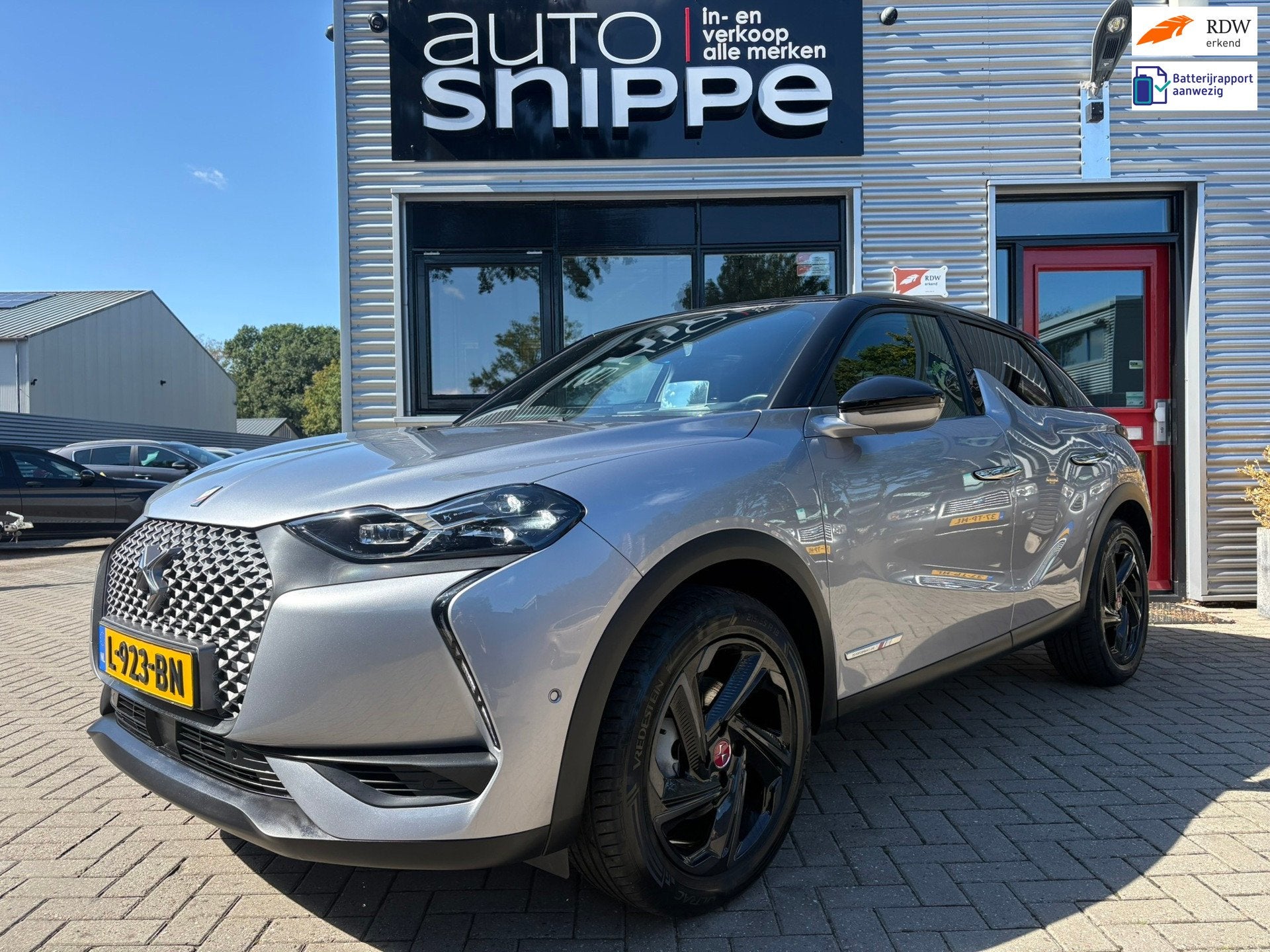 DS 3 Crossback E-Tense So Chic 50 kWh -SOH 91%-LED-STOELVERW, Auto's, 136 pk, Gebruikt, Zwart, Leder en Stof