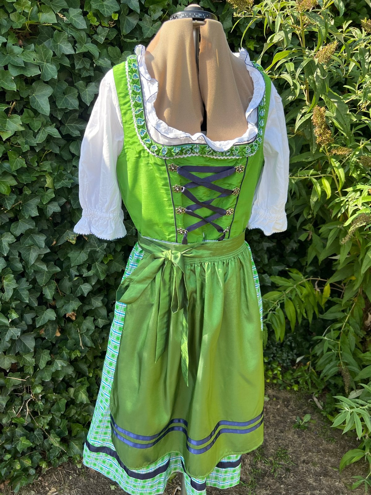 Oktoberfest Dirndl Jurk - 3-delig maat 44 Lekra, Ophalen of Verzenden, Zo goed als nieuw, Maat 42/44 (L), Overige thema's