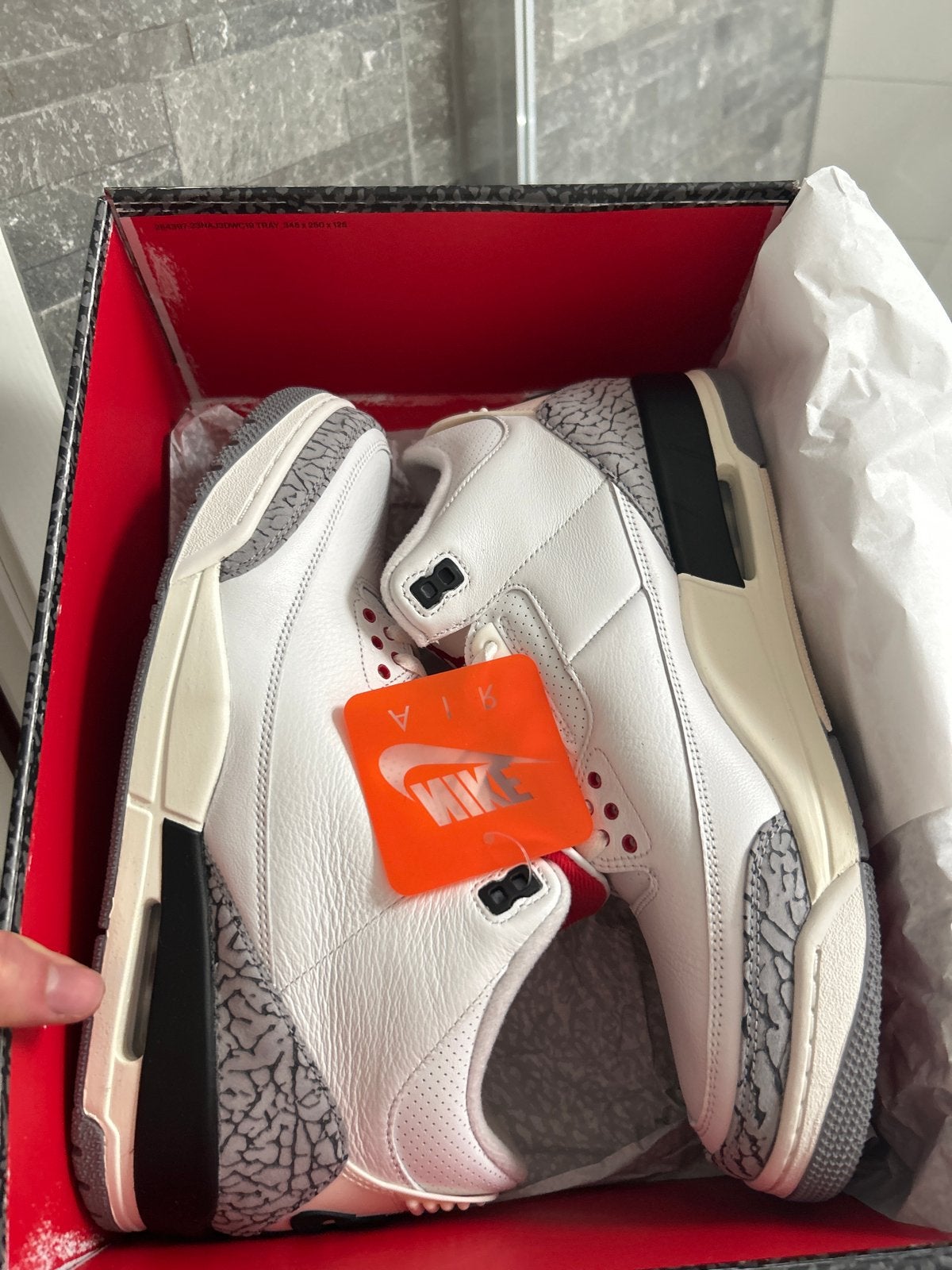 Air Jordan 3 Retro White Cement Reimagined 2023 - Maat 45, Ophalen of Verzenden, Nieuw, Wit, Sneakers of Gympen