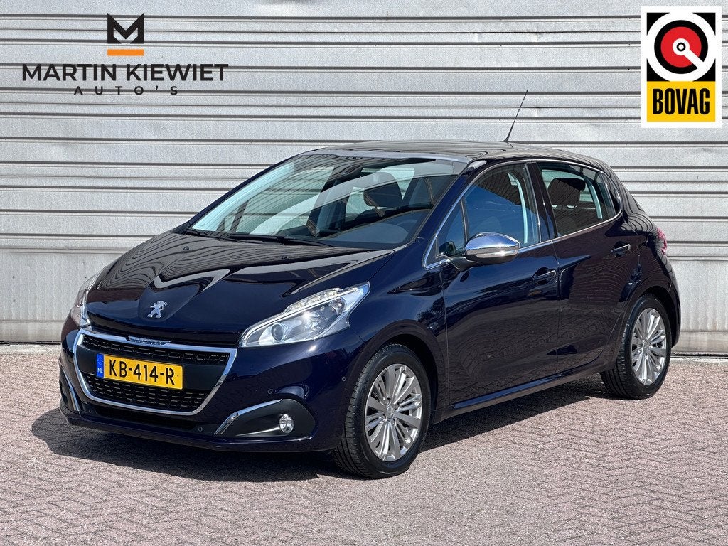 Peugeot 208 1.2 PureTech 110pk Allure|Camera|Panorama|Naviga, Voorwielaandrijving, Stof, Automatische klimaatregeling, Blauw