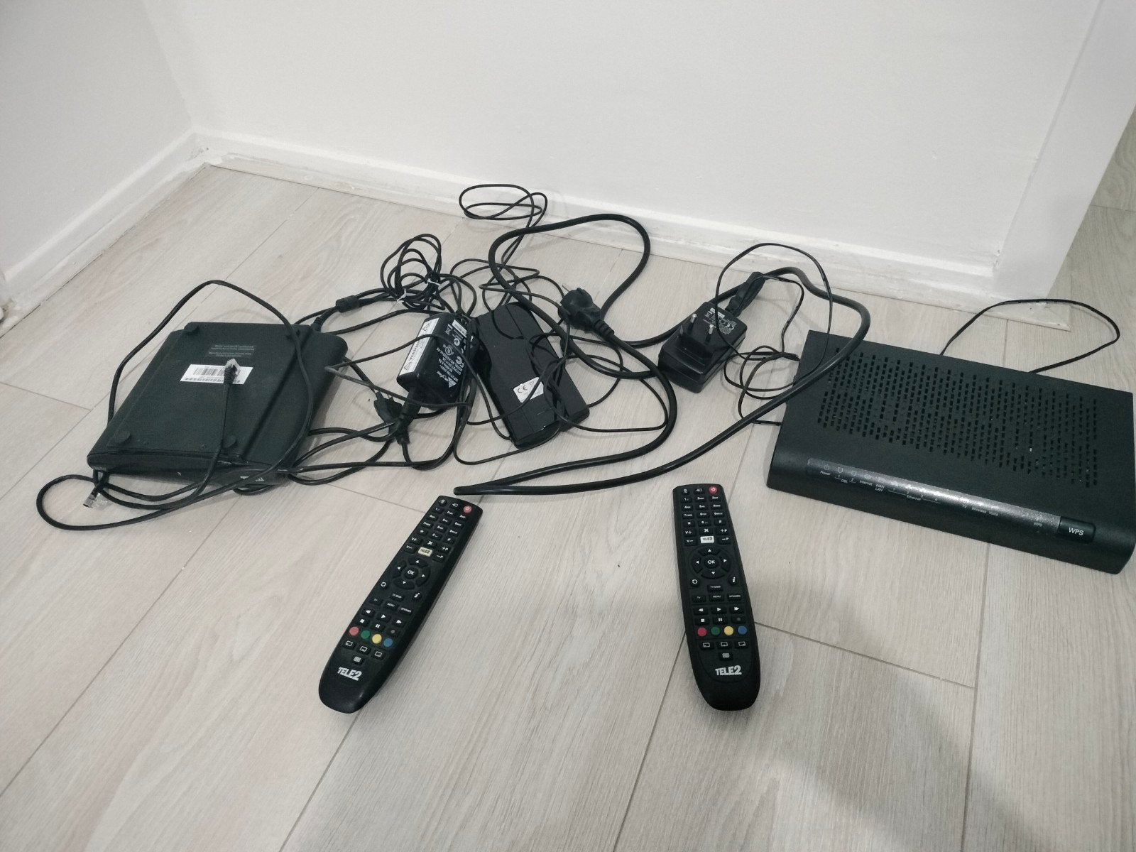 Technicolor TG789bvn Router met Amino A132 TV Box, Ophalen of Verzenden, Gebruikt, Router met modem, Technicolor