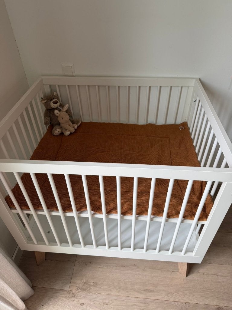 Kidsmill Sixties Box wit – incl. boxkleed, Kinderen en Baby's, Boxen, Gebruikt, Vierkant, In hoogte verstelbaar, Boxkleed, Ophalen
