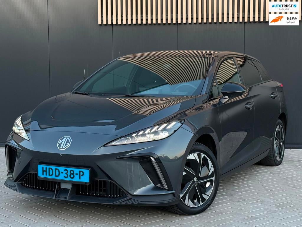 MG MG4 Electric Luxury 64 kWh Taxiklaar, Automaat, Achterwielaandrijving, Gebruikt, 51 kWh