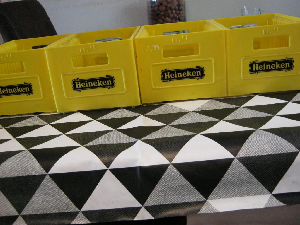 Heineken cd- kratjes 40 stuks 2,50 per stuk, Ophalen, Gebruikt, Overige typen, Heineken
